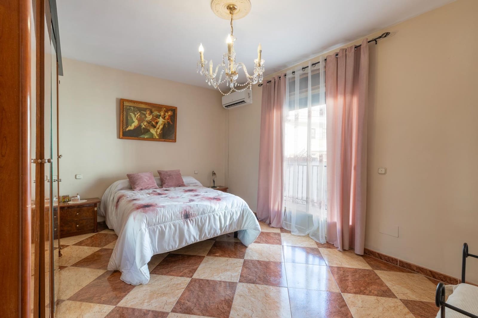 4 bedroom Villa for sale in Illora with garage - € 160,000 (Ref: 8851454)