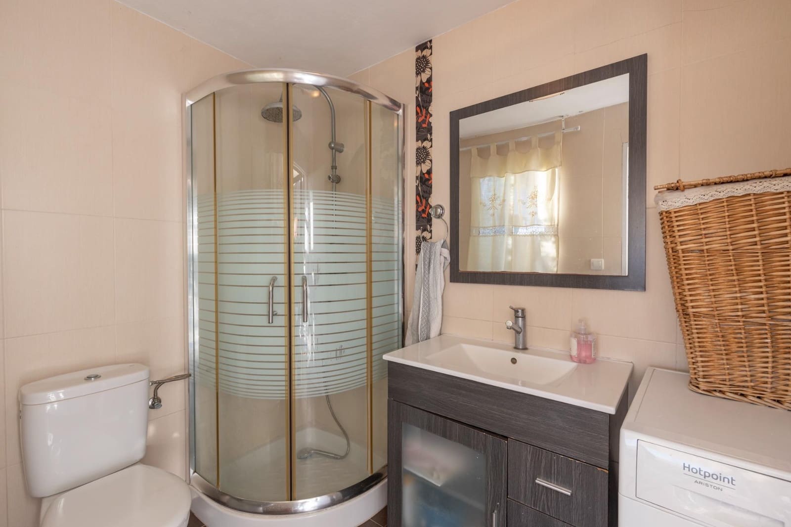 4 bedroom Villa for sale in Illora with garage - € 160,000 (Ref: 8851454)