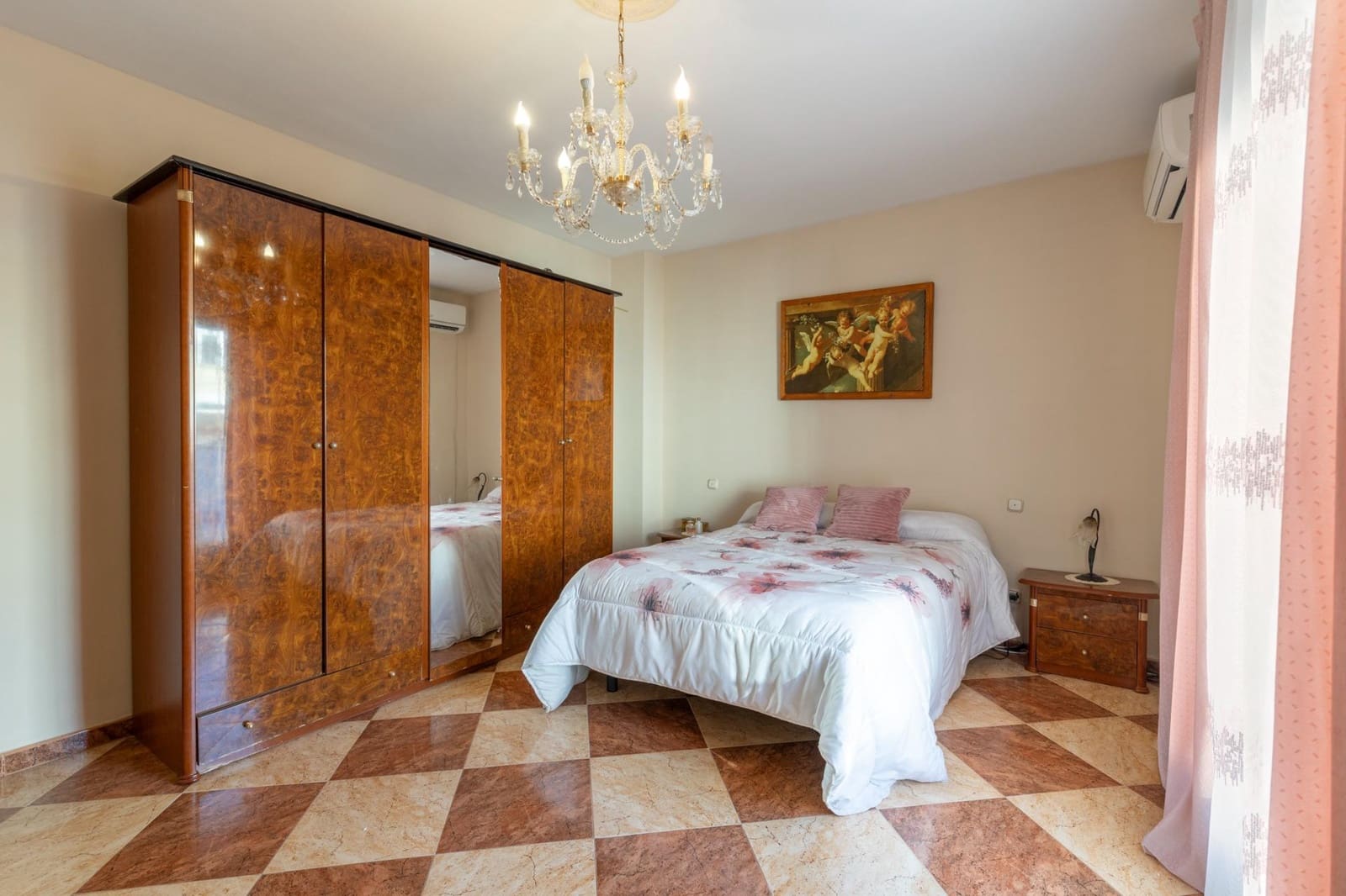 4 bedroom Villa for sale in Illora with garage - € 160,000 (Ref: 8851454)