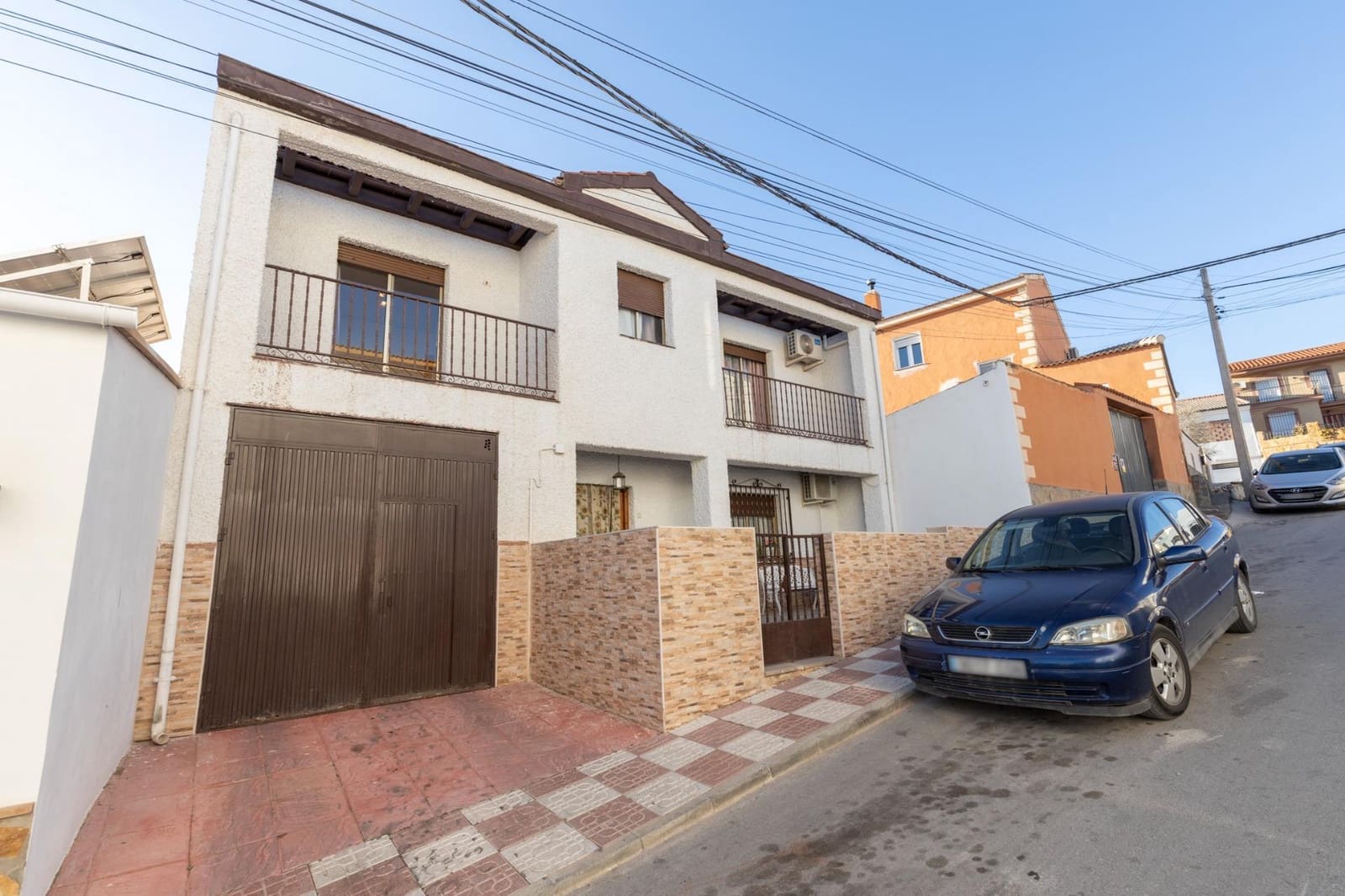 4 bedroom Villa for sale in Illora with garage - € 160,000 (Ref: 8851454)