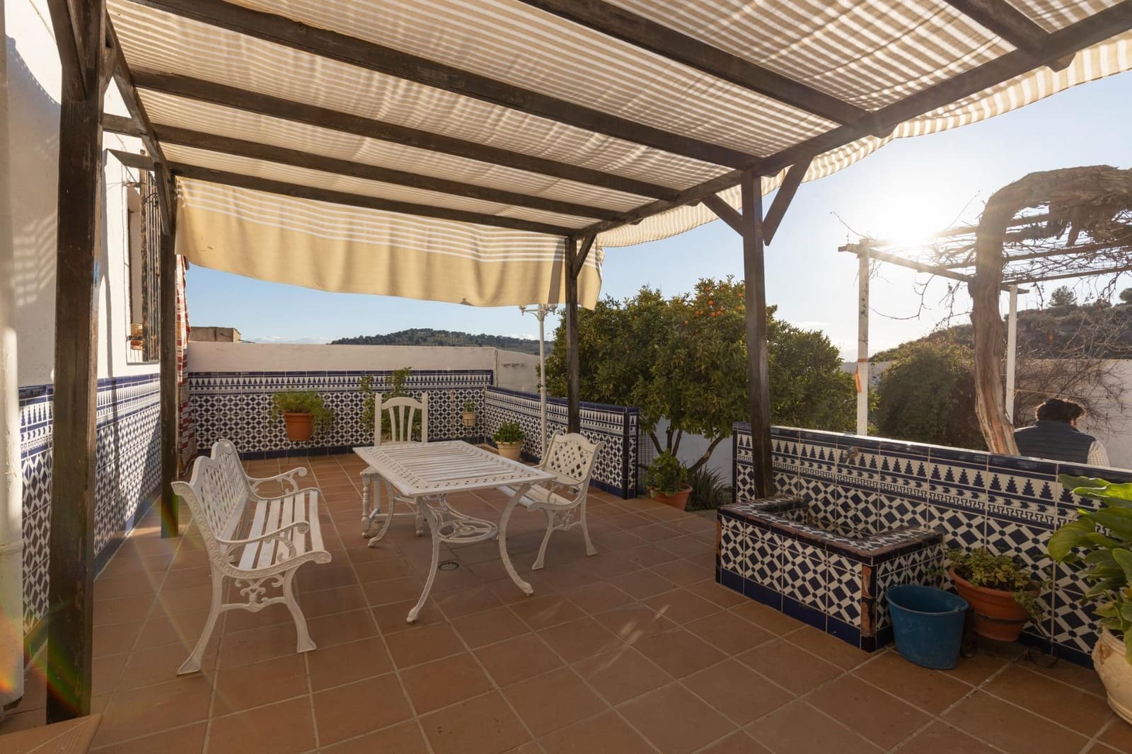 4 bedroom Villa for sale in Illora with garage - € 160,000 (Ref: 8851454)