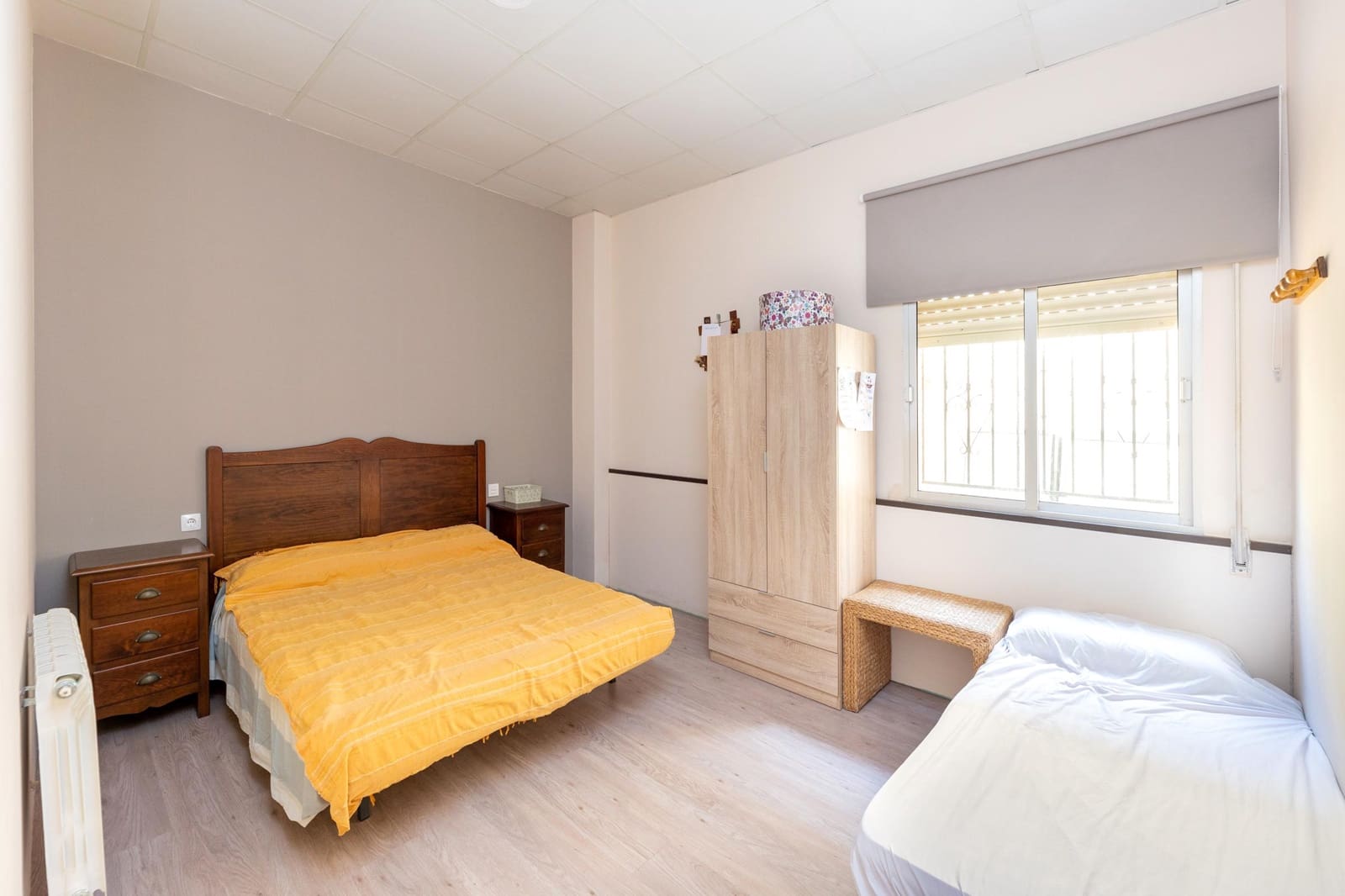 7 soveværelse Villa til salg i Huetor Santillan med swimmingpool garage - € 365.000 (Ref: 8860349)