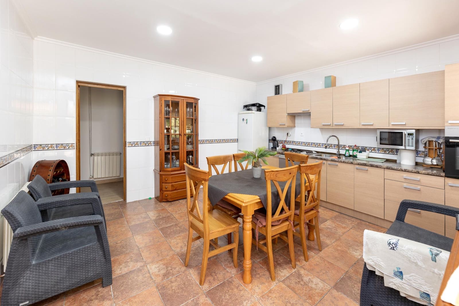 7 soveværelse Villa til salg i Huetor Santillan med swimmingpool garage - € 365.000 (Ref: 8860349)