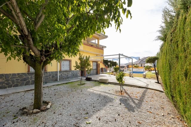 7 soveværelse Villa til salg i Huétor Santillán med swimmingpool garage - € 365.000 (Ref: 8860349)