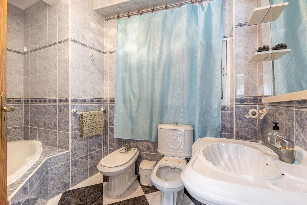 4 bedroom Villa for sale in Jayena - € 80,000 (Ref: 8886083)