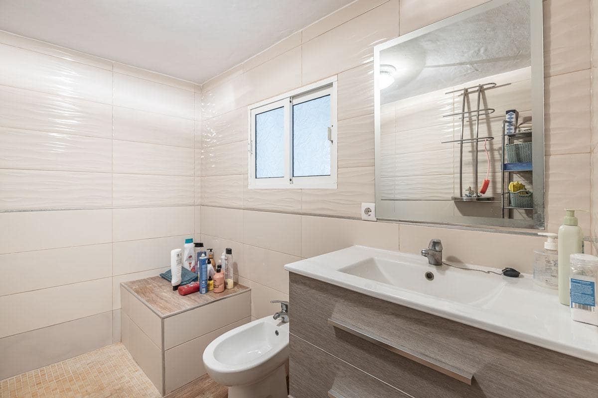 4 bedroom Villa for sale in Jayena - € 80,000 (Ref: 8886083)