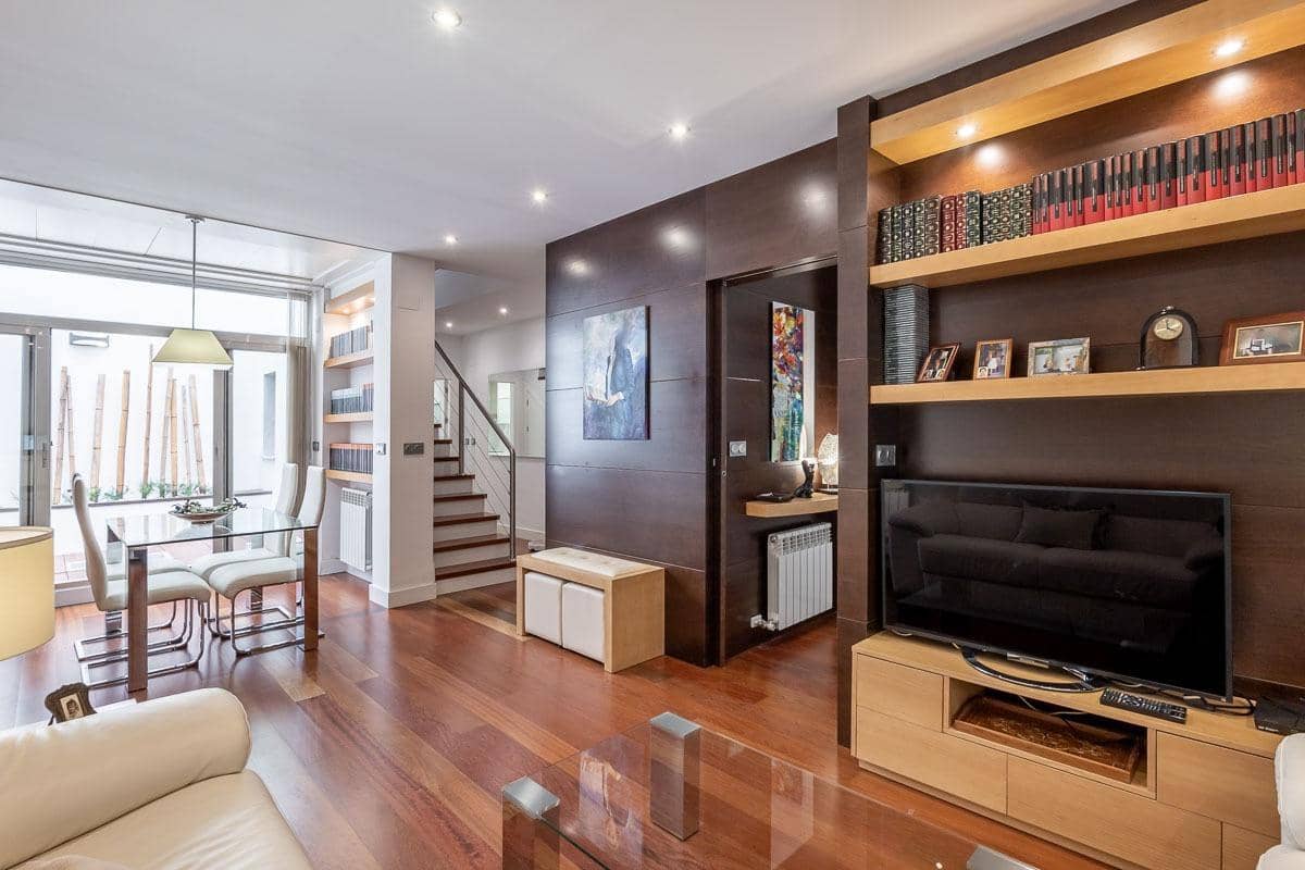 4 soveværelse Villa til salg i Granada by - € 750.000 (Ref: 8900005)