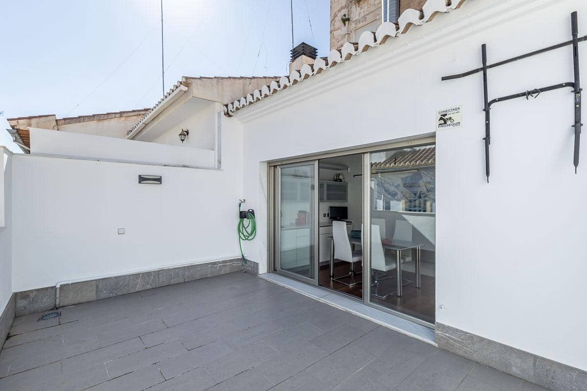 4 soveværelse Villa til salg i Granada by - € 750.000 (Ref: 8900005)