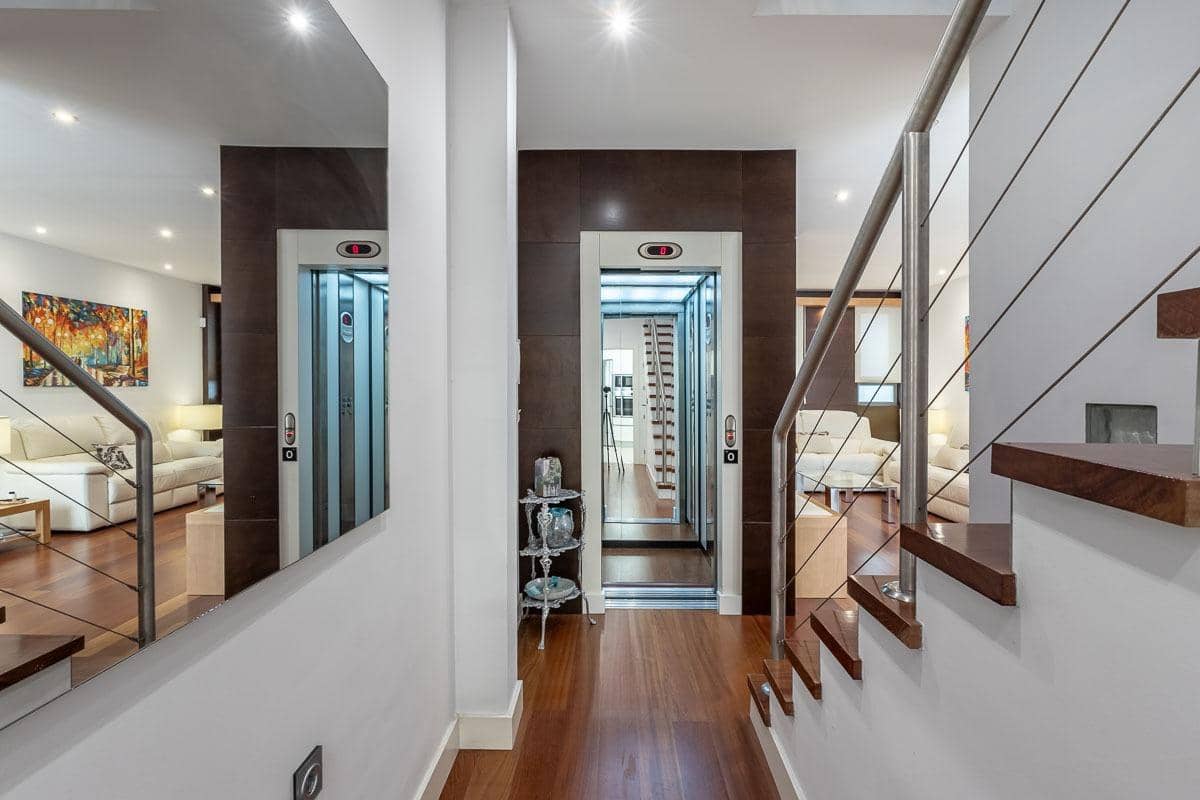 4 soveværelse Villa til salg i Granada by - € 750.000 (Ref: 8900005)