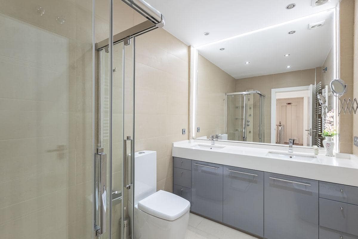 4 soveværelse Villa til salg i Granada by - € 750.000 (Ref: 8900005)