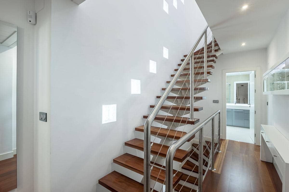 4 soveværelse Villa til salg i Granada by - € 750.000 (Ref: 8900005)