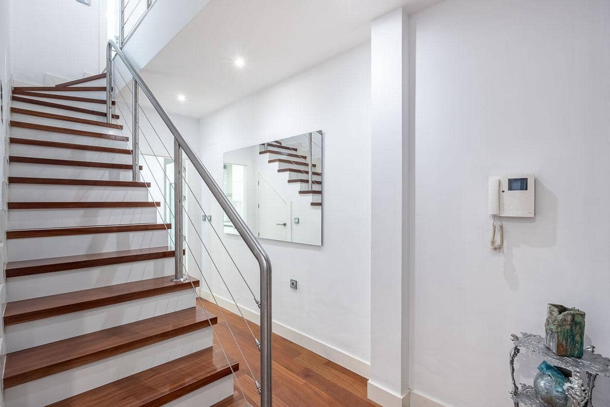 4 soveværelse Villa til salg i Granada by - € 750.000 (Ref: 8900005)