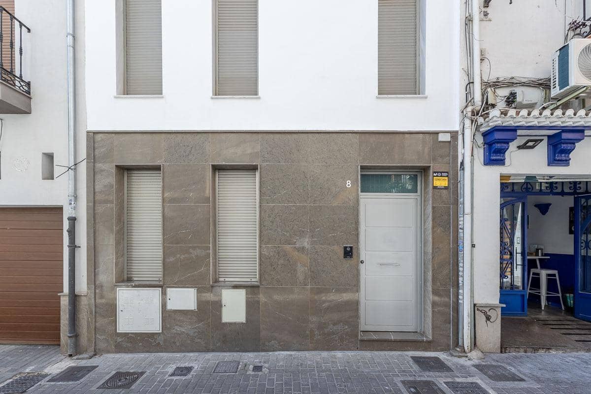 4 soveværelse Villa til salg i Granada by - € 750.000 (Ref: 8900005)