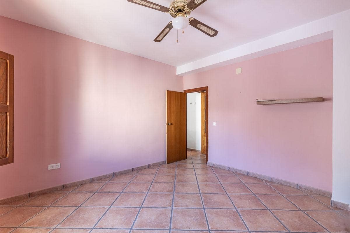 4 soveværelse Villa til salg i Fornes med garage - € 89.000 (Ref: 8907688)