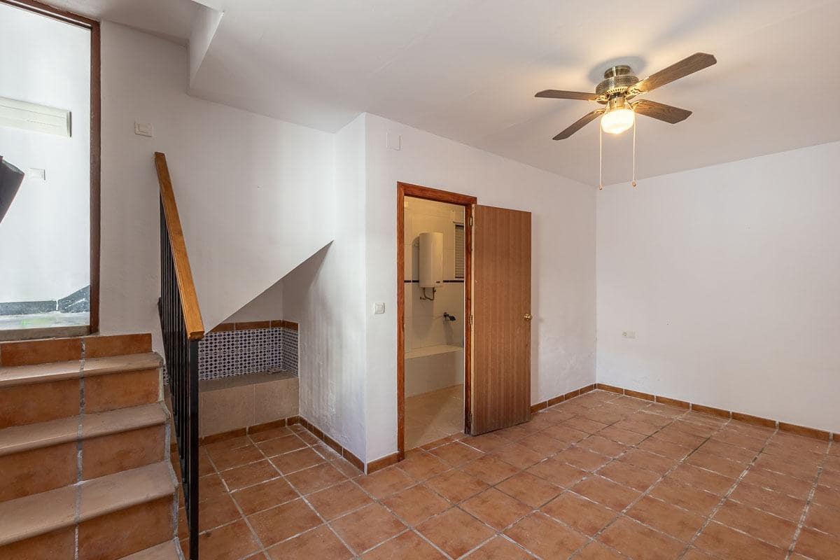 4 soveværelse Villa til salg i Fornes med garage - € 89.000 (Ref: 8907688)