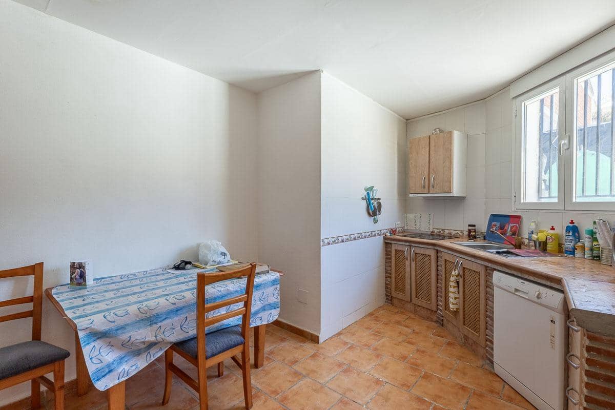 4 soveværelse Villa til salg i Fornes med garage - € 89.000 (Ref: 8907688)