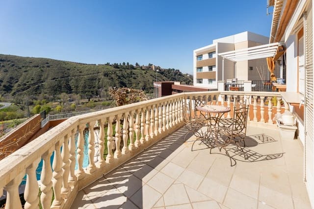 3 soverom Villa til salgs i Carretera de la Sierra, Granada by med svømmebasseng garasje - € 555 000 (Ref: 8929219)