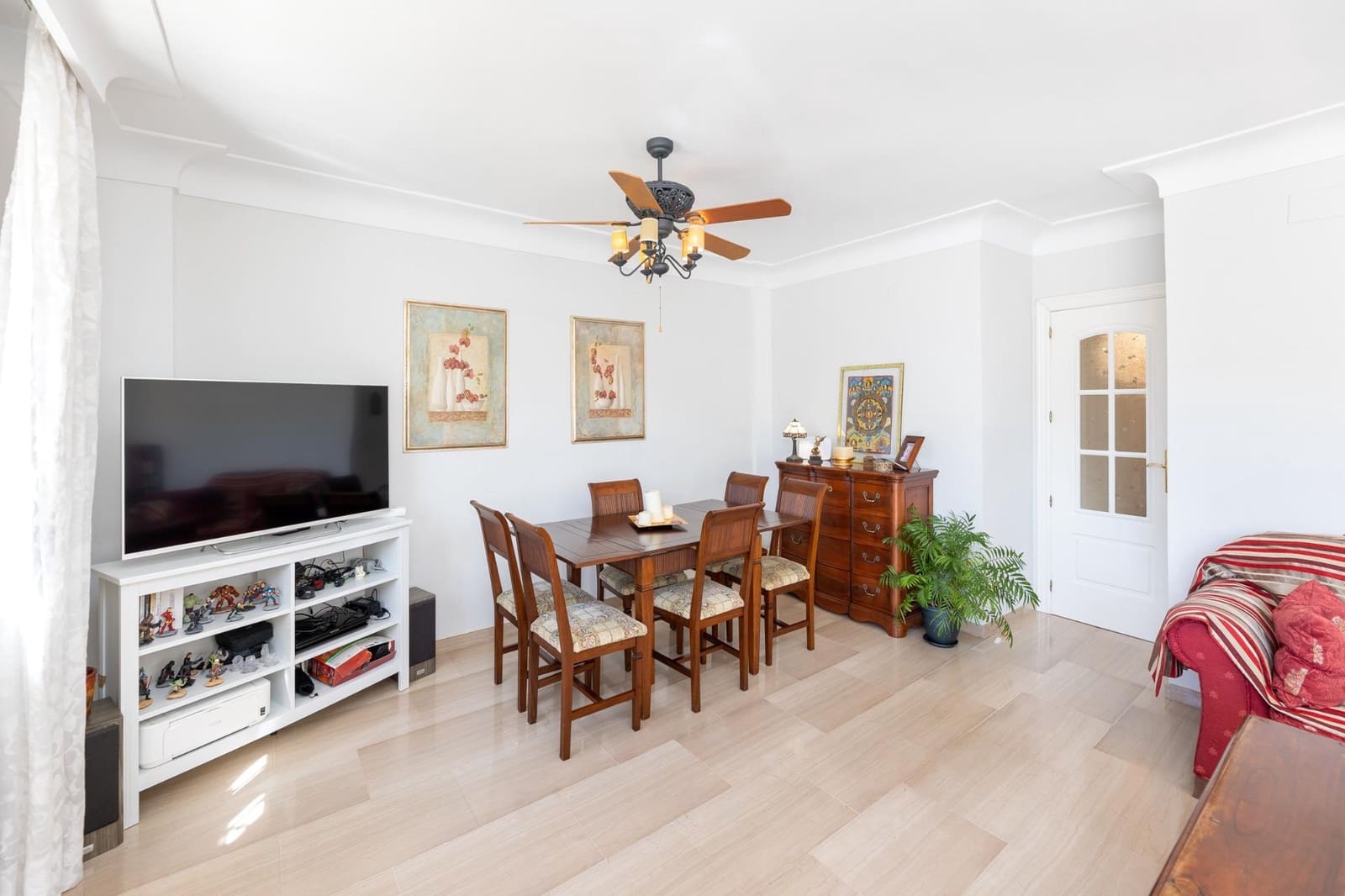 3 soveværelse Villa til salg i Granada by med swimmingpool garage - € 555.000 (Ref: 8929219)