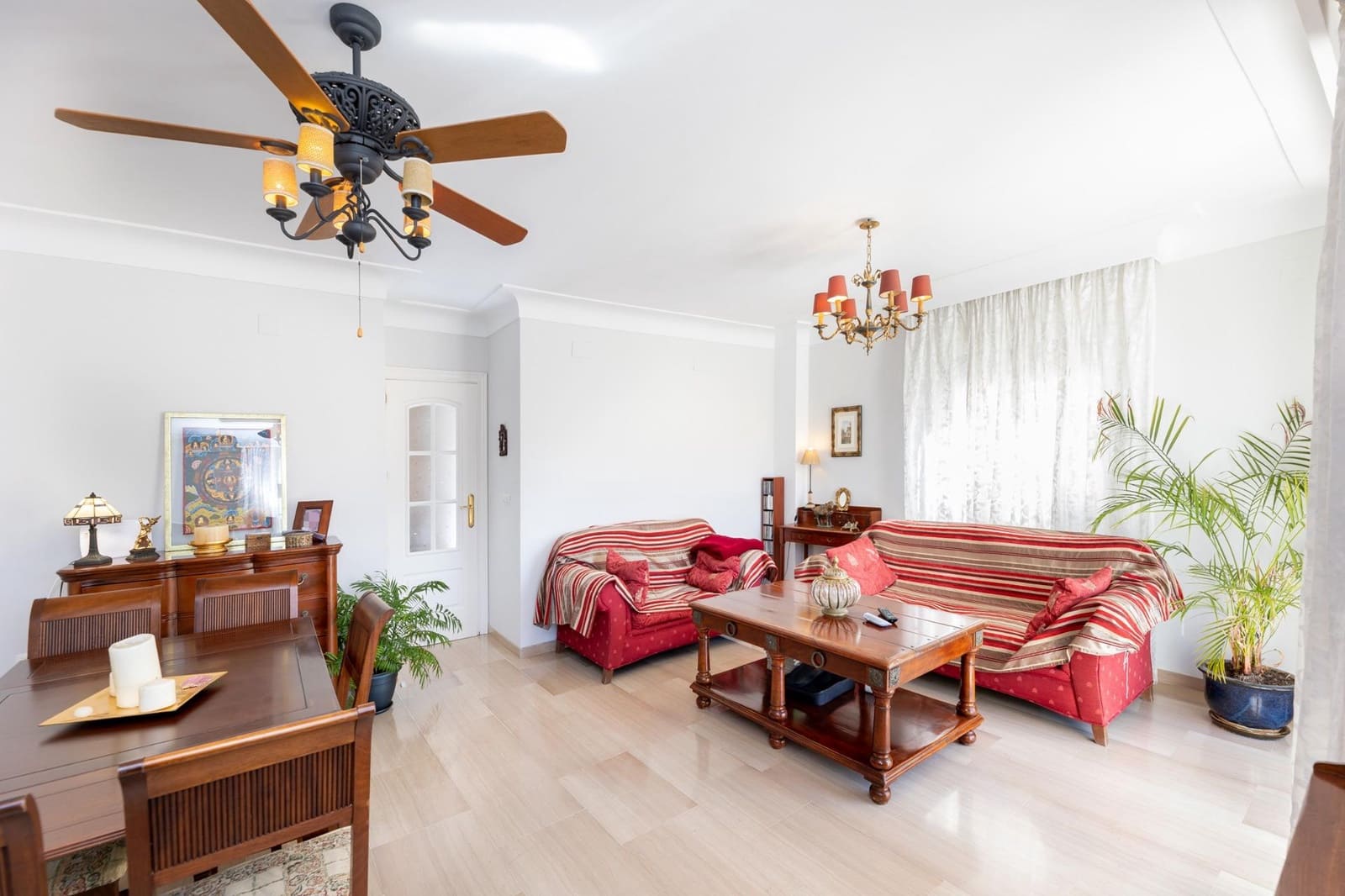 3 soveværelse Villa til salg i Granada by med swimmingpool garage - € 555.000 (Ref: 8929219)