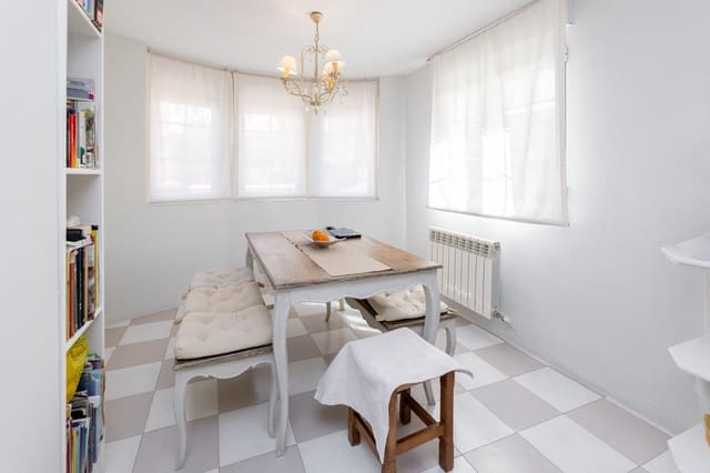 3 soverom Villa til salgs i Carretera de la Sierra, Granada by med svømmebasseng garasje - € 555 000 (Ref: 8929219)