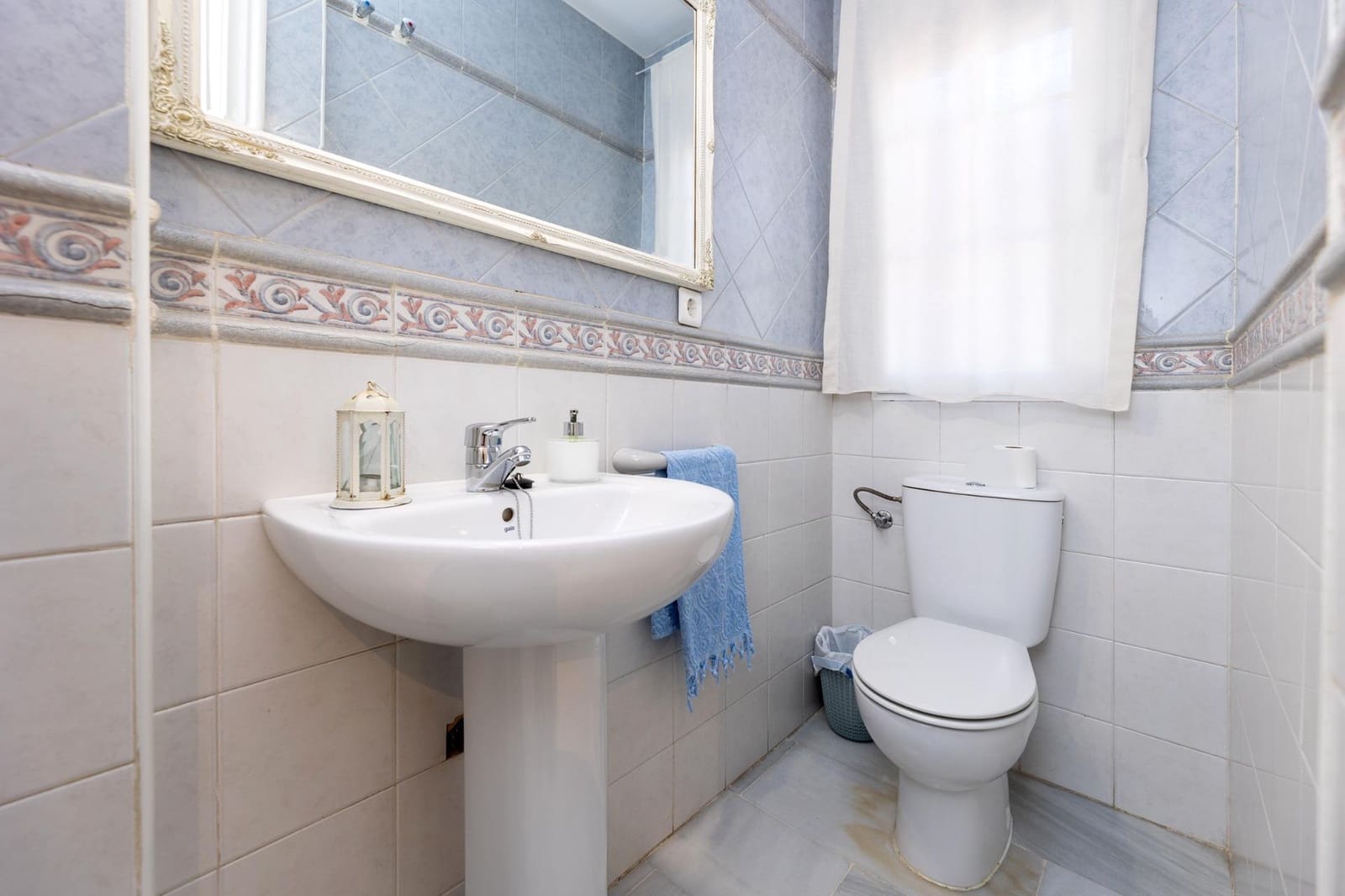 3 soveværelse Villa til salg i Granada by med swimmingpool garage - € 555.000 (Ref: 8929219)