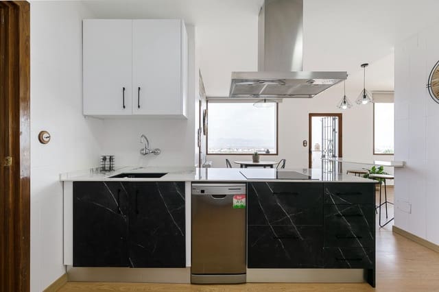 4 Zimmer Villa zu verkaufen in Las Gabias mit Garage - 475.000 € (Ref: 8929220)