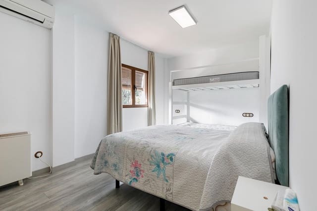 4 Zimmer Villa zu verkaufen in Las Gabias mit Garage - 475.000 € (Ref: 8929220)