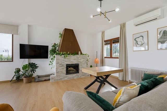 4 Zimmer Villa zu verkaufen in Las Gabias mit Garage - 475.000 € (Ref: 8929220)