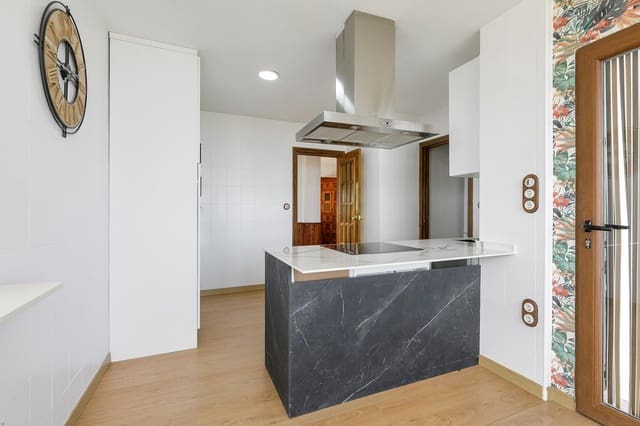 4 Zimmer Villa zu verkaufen in Las Gabias mit Garage - 475.000 € (Ref: 8929220)