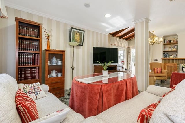 4 Zimmer Villa zu verkaufen in Peligros - 750.000 € (Ref: 8943947)