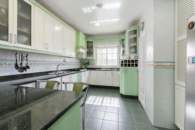 4 Zimmer Villa zu verkaufen in Peligros - 750.000 € (Ref: 8943947)