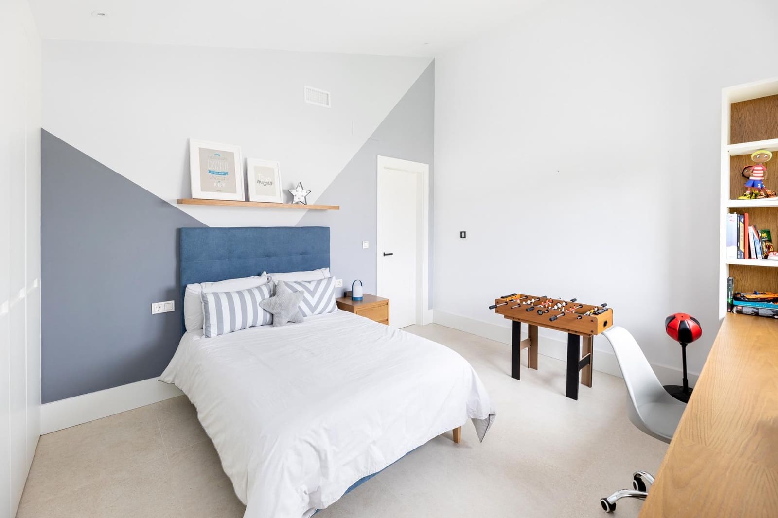 7 soveværelse Villa til salg i Peligros med swimmingpool garage - € 890.000 (Ref: 8946640)