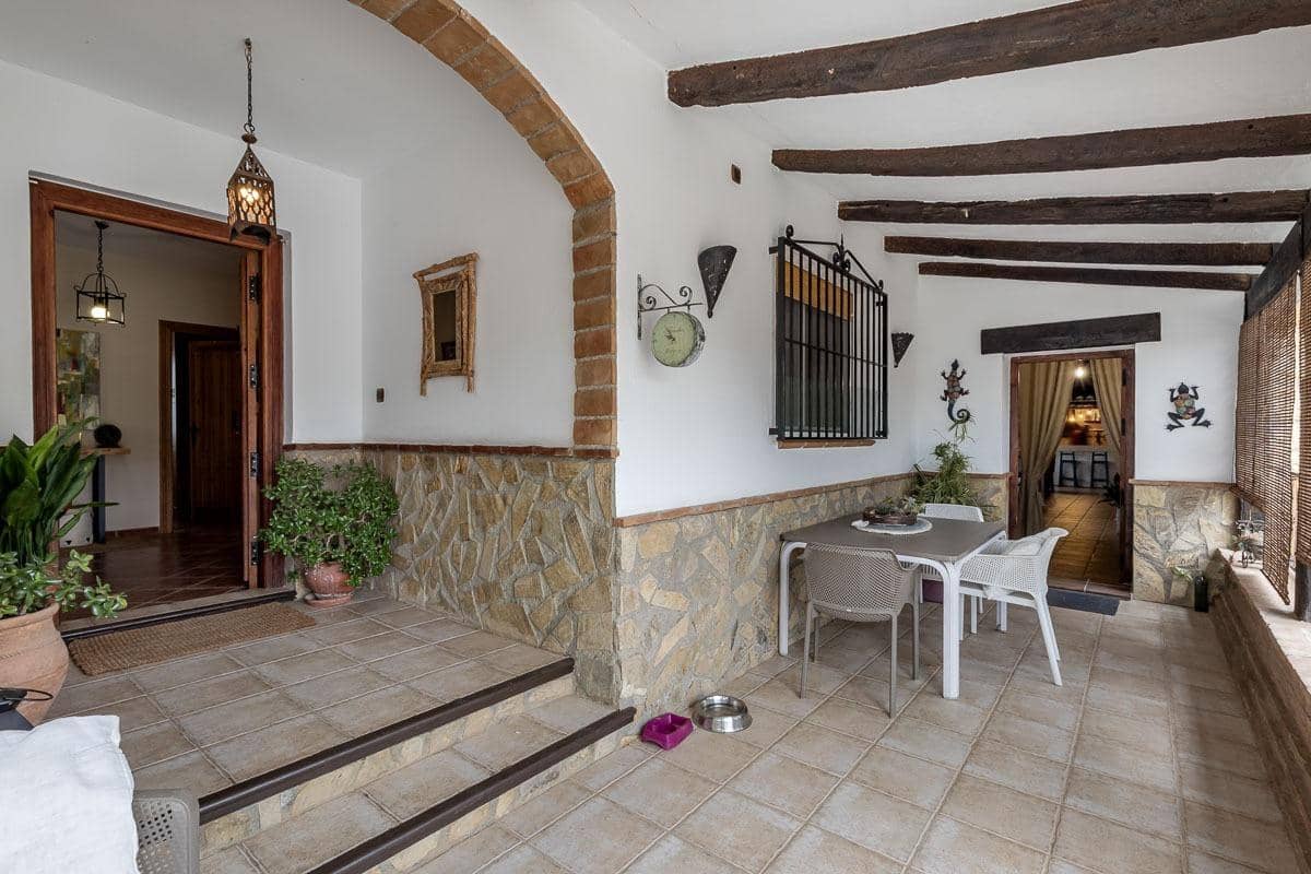 4 soveværelse Finca/Landehus til salg i Moraleda de Zafayona med swimmingpool garage - € 489.000 (Ref: 8946641)