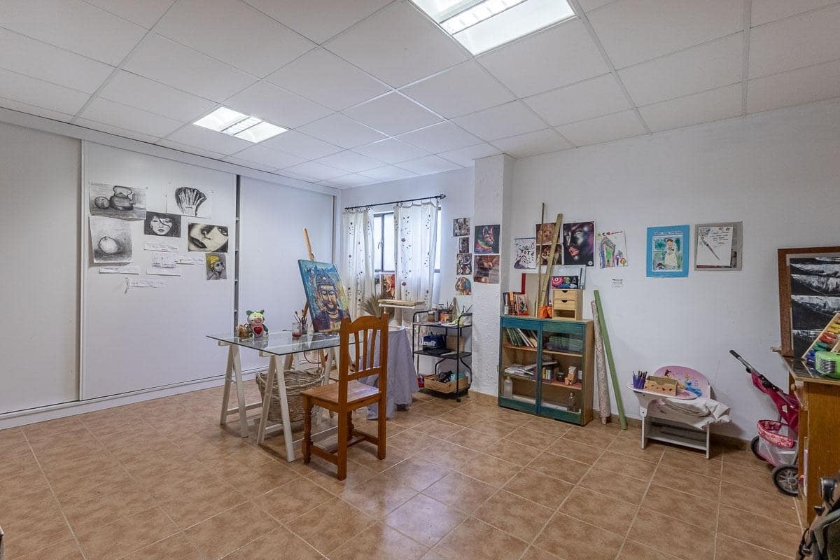 4 soveværelse Finca/Landehus til salg i Moraleda de Zafayona med swimmingpool garage - € 489.000 (Ref: 8946641)