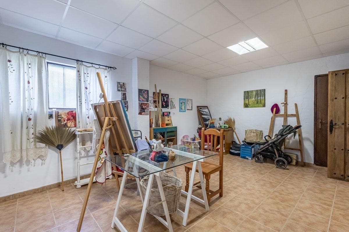 4 soveværelse Finca/Landehus til salg i Moraleda de Zafayona med swimmingpool garage - € 489.000 (Ref: 8946641)