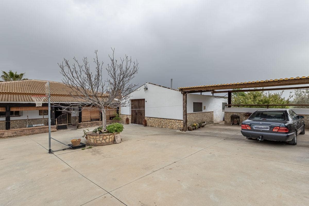 4 soveværelse Finca/Landehus til salg i Moraleda de Zafayona med swimmingpool garage - € 489.000 (Ref: 8946641)