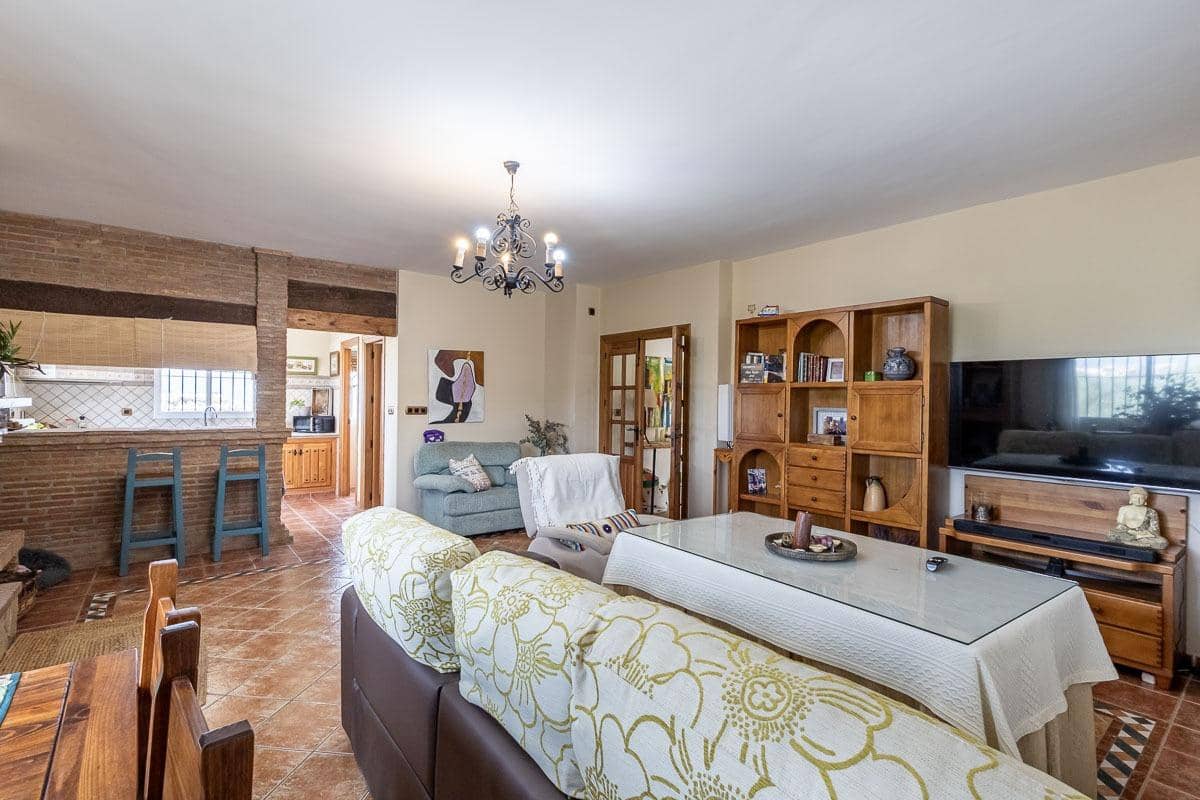 4 soveværelse Finca/Landehus til salg i Moraleda de Zafayona med swimmingpool garage - € 489.000 (Ref: 8946641)