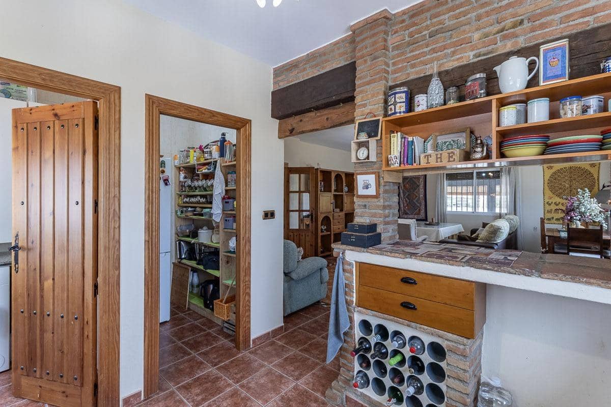 4 soveværelse Finca/Landehus til salg i Moraleda de Zafayona med swimmingpool garage - € 489.000 (Ref: 8946641)