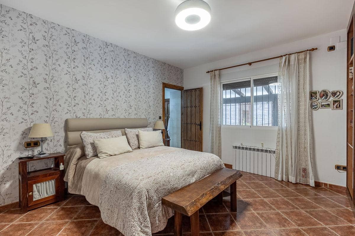 4 soveværelse Finca/Landehus til salg i Moraleda de Zafayona med swimmingpool garage - € 489.000 (Ref: 8946641)