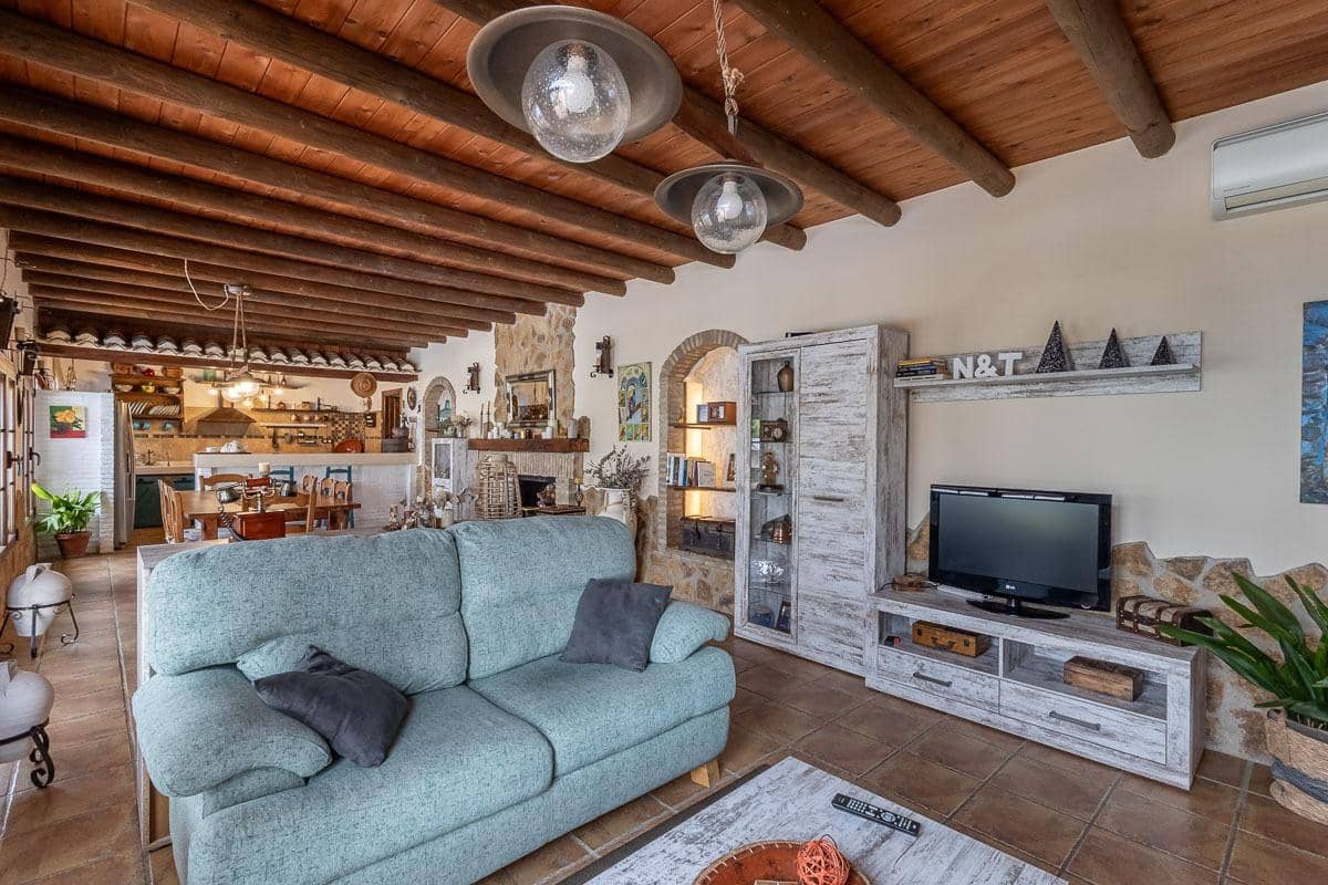 4 soveværelse Finca/Landehus til salg i Moraleda de Zafayona med swimmingpool garage - € 489.000 (Ref: 8946641)