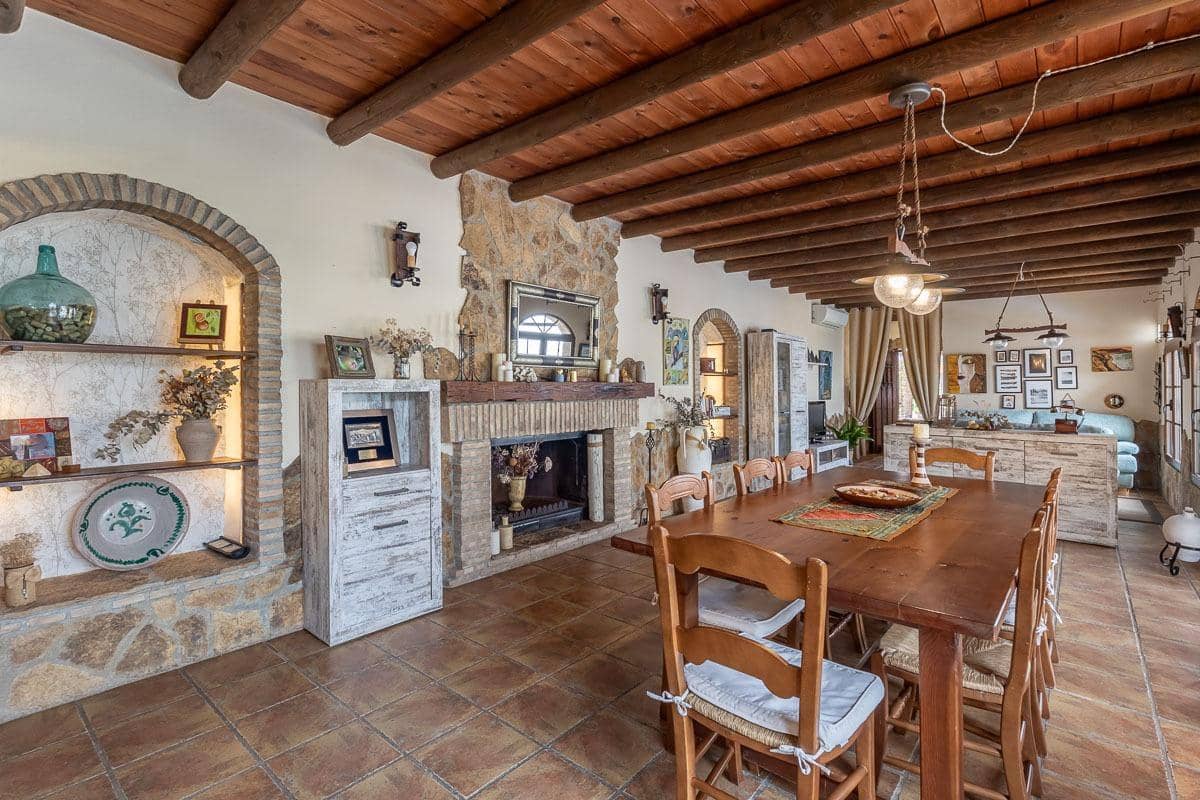 4 soveværelse Finca/Landehus til salg i Moraleda de Zafayona med swimmingpool garage - € 489.000 (Ref: 8946641)