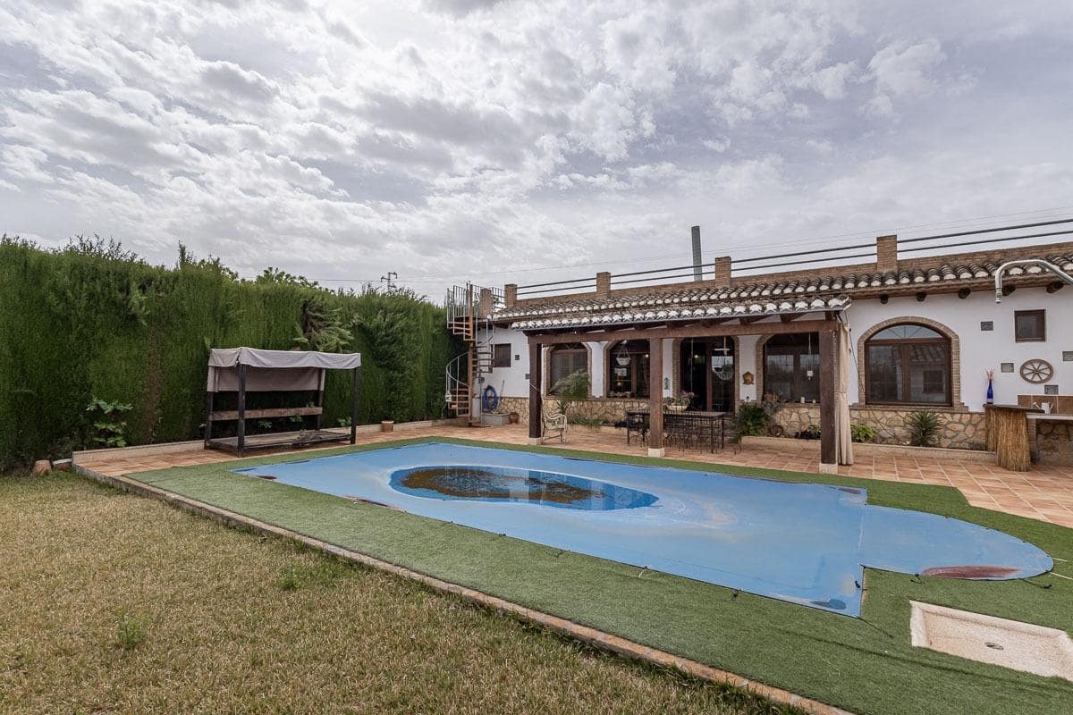 4 soveværelse Finca/Landehus til salg i Moraleda de Zafayona med swimmingpool garage - € 489.000 (Ref: 8946641)
