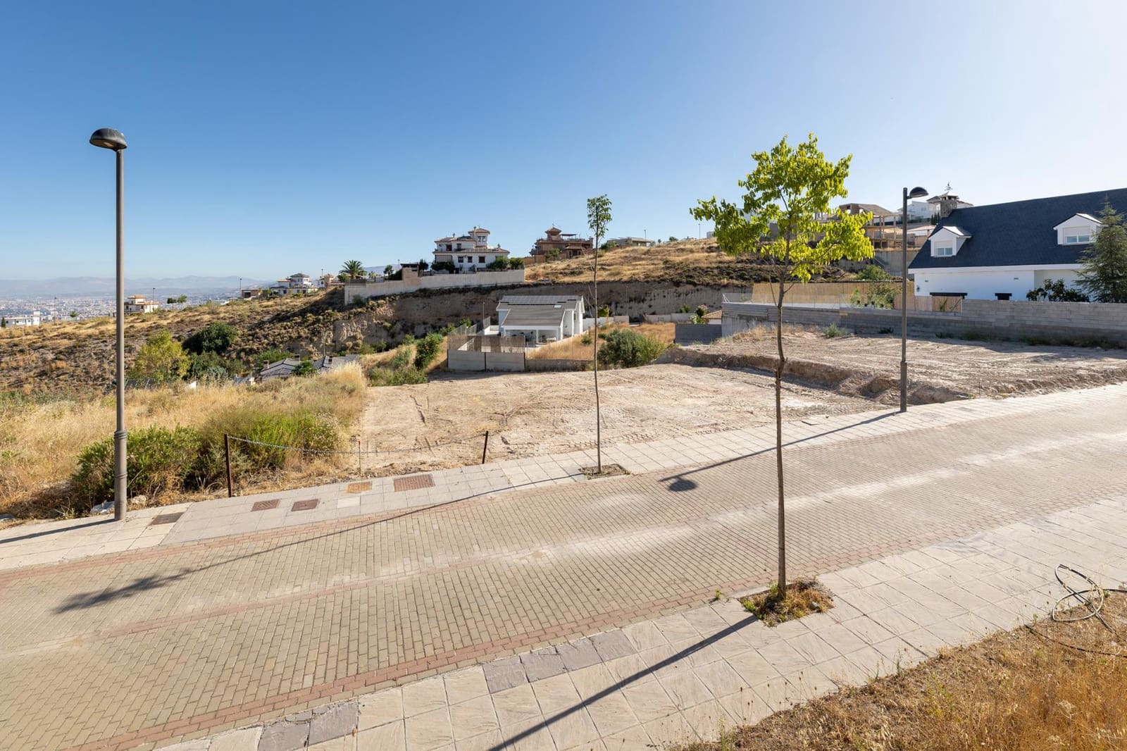 Grunde uden byggetilladelser til salg i La Zubia - € 85.000 (Ref: 8946645)