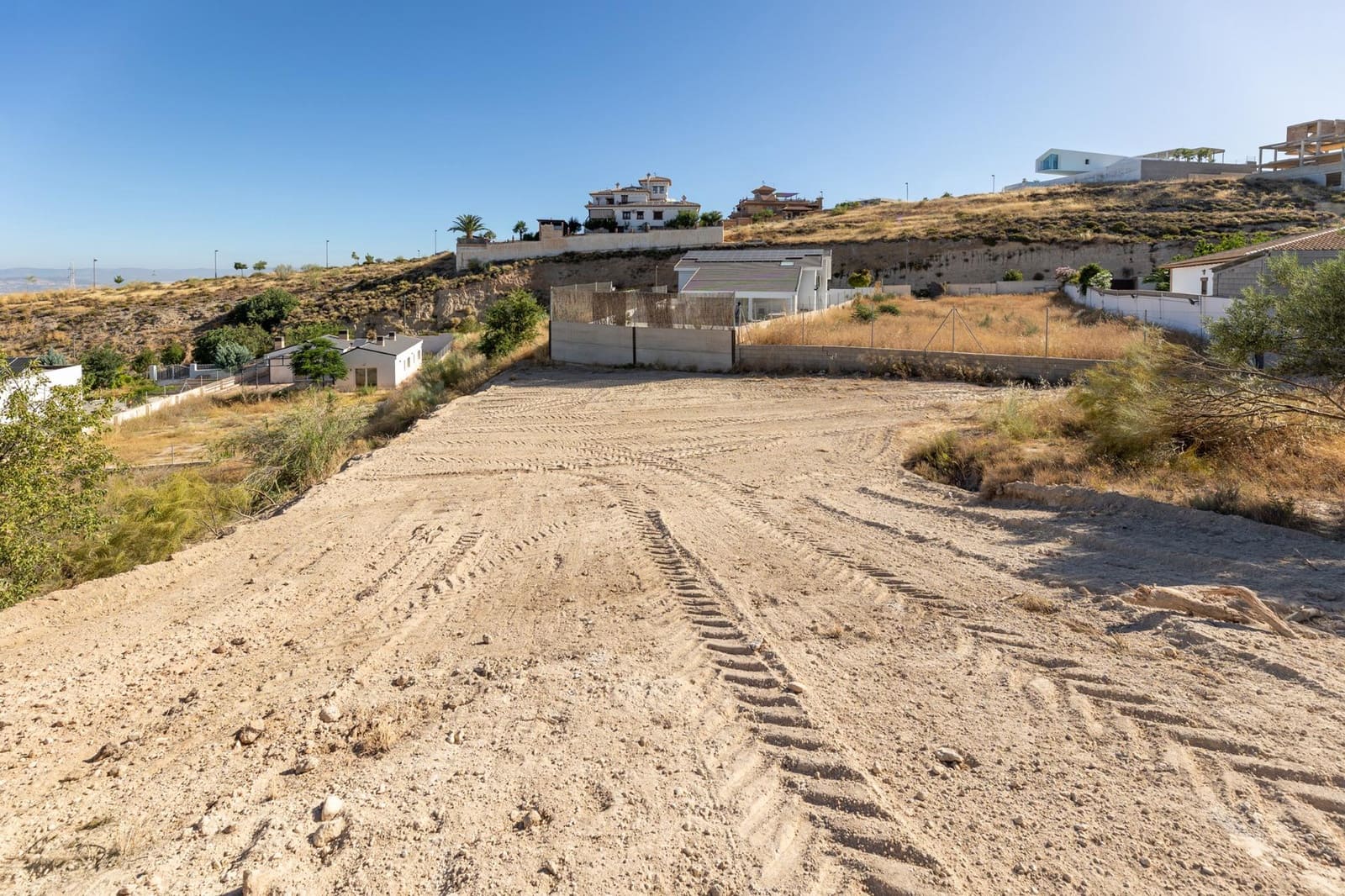 Grunde uden byggetilladelser til salg i La Zubia - € 85.000 (Ref: 8946645)