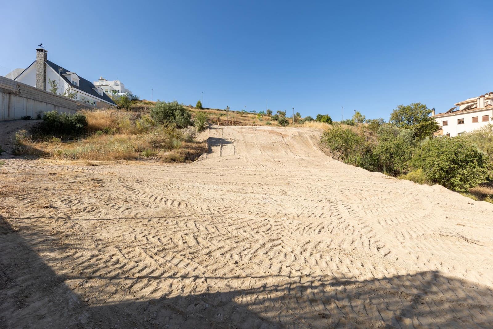 Grunde uden byggetilladelser til salg i La Zubia - € 85.000 (Ref: 8946645)