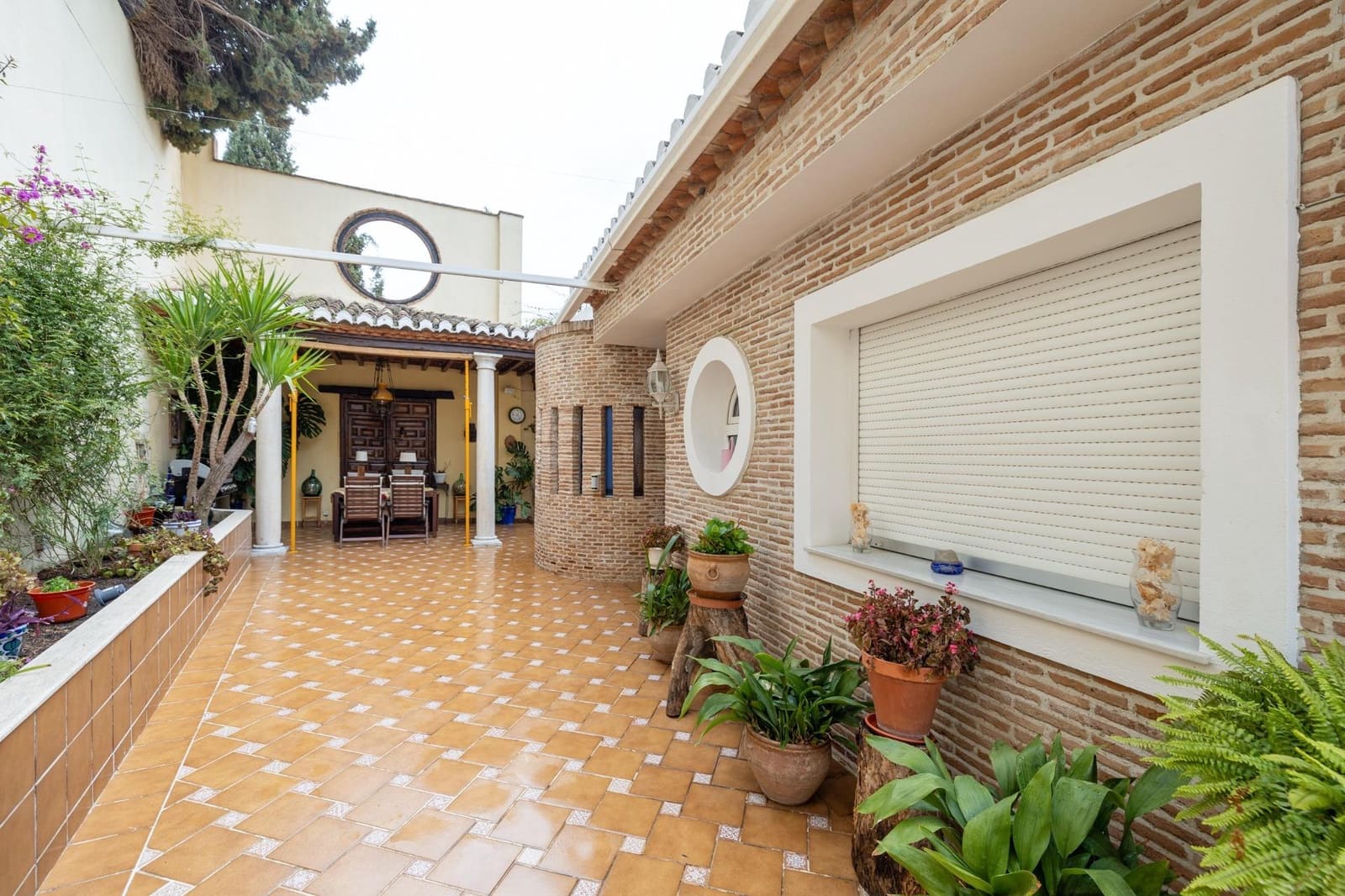 5 soveværelse Villa til salg i Granada by med swimmingpool garage - € 1.600.000 (Ref: 8972518)