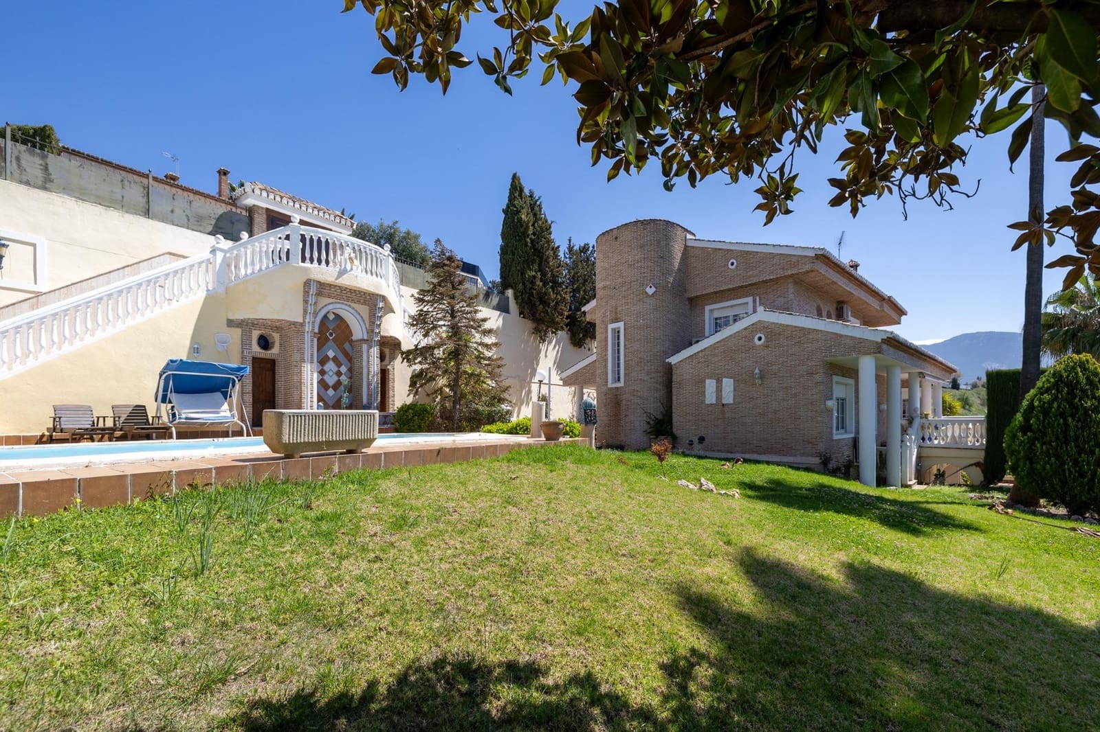 5 soveværelse Villa til salg i Granada by med swimmingpool garage - € 1.600.000 (Ref: 8972518)