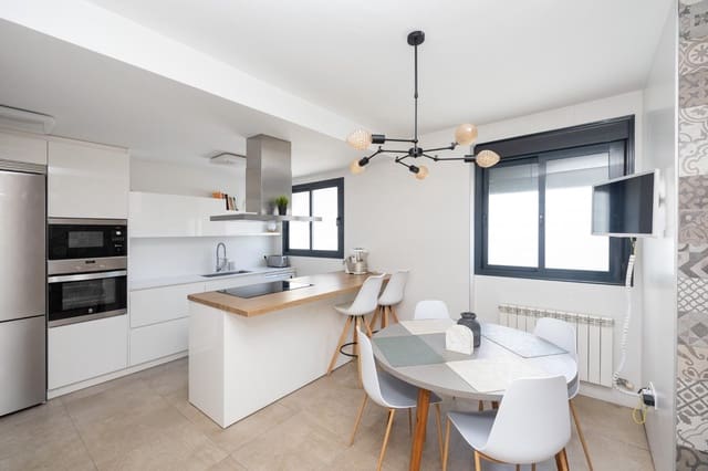 4 soverom Villa til salgs i Carretera de la Sierra, Granada by med garasje - € 484 000 (Ref: 9014193)