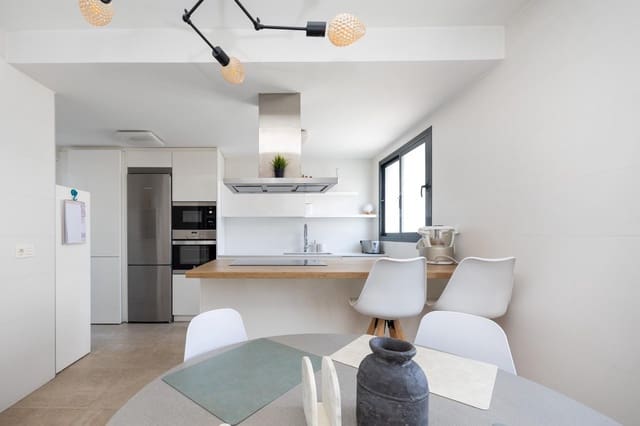 4 soverom Villa til salgs i Carretera de la Sierra, Granada by med garasje - € 484 000 (Ref: 9014193)