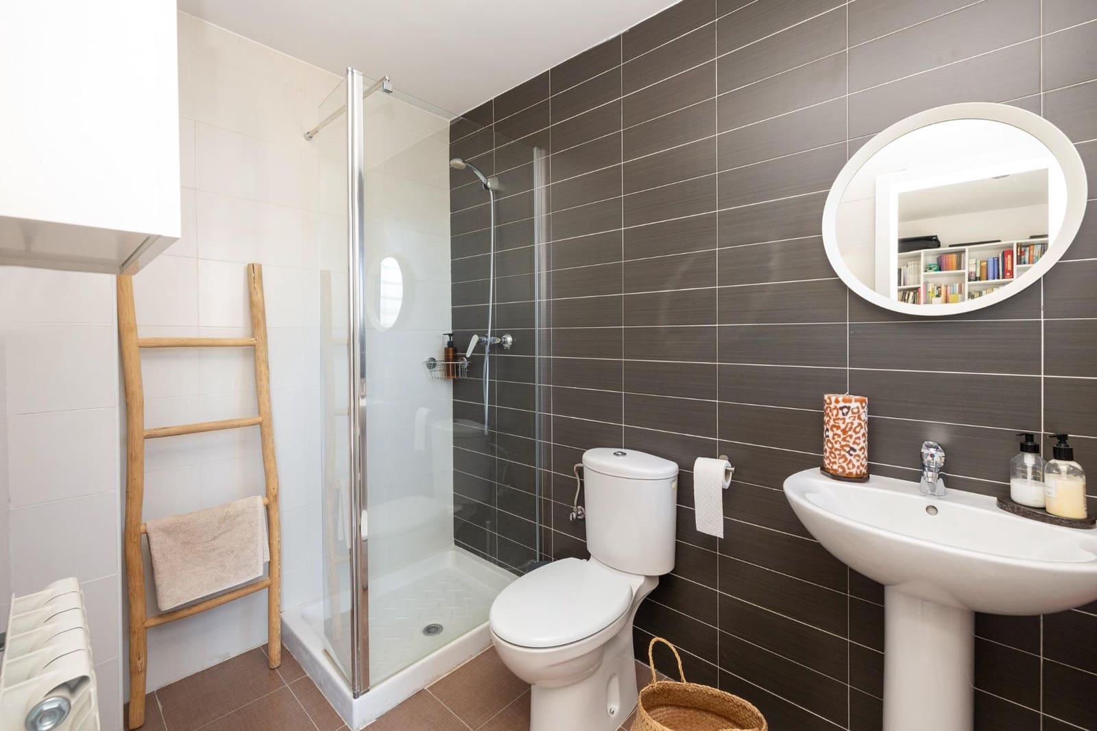 4 soveværelse Villa til salg i Granada by med garage - € 484.000 (Ref: 9014193)